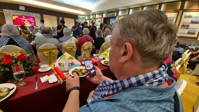 TPHCM ch&agrave;o đ&oacute;n kh&aacute;ch quốc tế thưởng thức Tết Việt v&agrave; văn h&oacute;a 2026 - Ảnh 6.