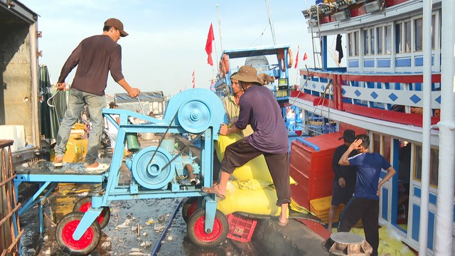 Ngư dân Lâm Đồng mở biển đầu năm 2026 với kỳ vọng mùa đánh bắt bội thu - Ảnh 2. Ngư dân Lâm Đồng mở biển đầu năm 2026 với kỳ vọng mùa đánh bắt bội thu - Ảnh 2.