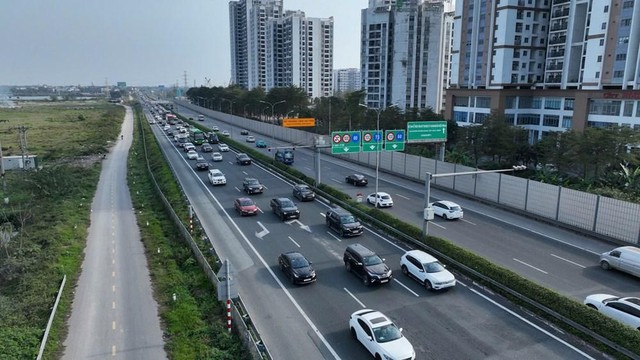 Dự kiến đóng cao tốc ra khỏi Hà Nội và TPHCM để giảm ùn tắc giao thông - Ảnh 1. Dự kiến đóng cao tốc ra khỏi Hà Nội và TPHCM để giảm ùn tắc giao thông - Ảnh 1.