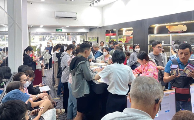 Giá vàng và bạc tăng Mạnh dịp Thần Tài 2026 , sức mua gia tăng đáng kể - Ảnh 4. Giá vàng và bạc tăng Mạnh dịp Thần Tài 2026 , sức mua gia tăng đáng kể - Ảnh 4.