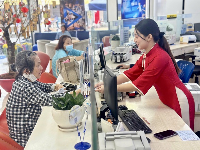 Giá vàng và bạc tăng Mạnh dịp Thần Tài 2026 , sức mua gia tăng đáng kể - Ảnh 6. Giá vàng và bạc tăng Mạnh dịp Thần Tài 2026 , sức mua gia tăng đáng kể - Ảnh 6.