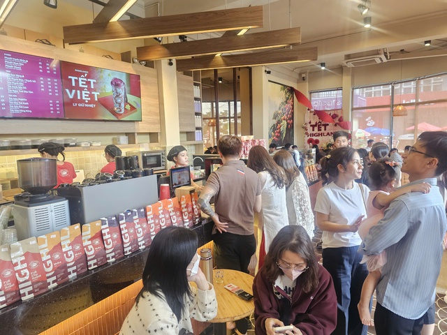 H&agrave;ng qu&aacute;n Gia Lai đ&ocirc;ng kh&aacute;ch sau Tết 2026: Trải nghiệm ẩm thực độc đ&aacute;o - Ảnh 7.