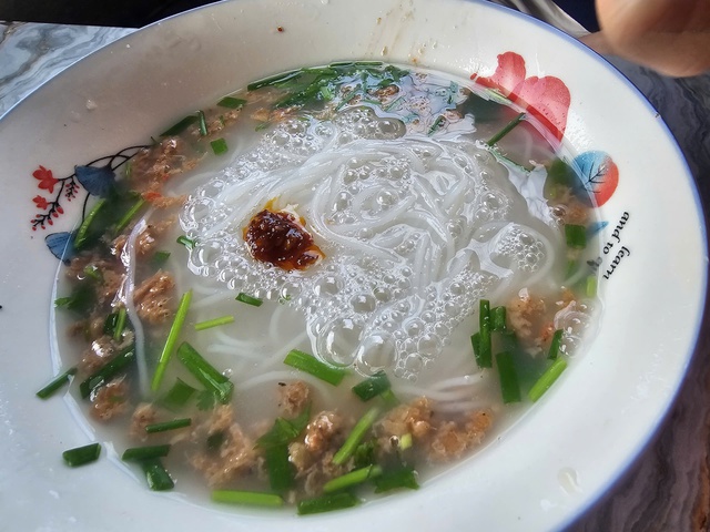 H&agrave;ng qu&aacute;n Gia Lai đ&ocirc;ng kh&aacute;ch sau Tết 2026: Trải nghiệm ẩm thực độc đ&aacute;o - Ảnh 1.