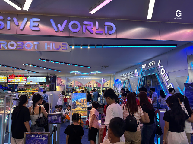 Dòng người đổ về GIGAMALL du xuân, khu game công nghệ trở thành tâm điểm giải trí đầu năm - Ảnh 4.