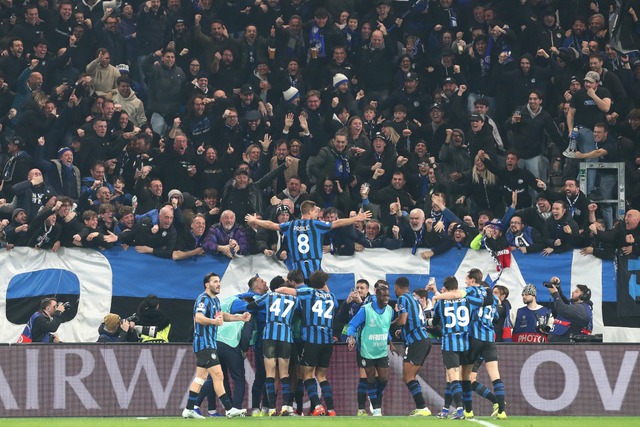 Atalanta ngược dòng loại Dortmund trong hỗn loạn ở Champions League - Ảnh 1.