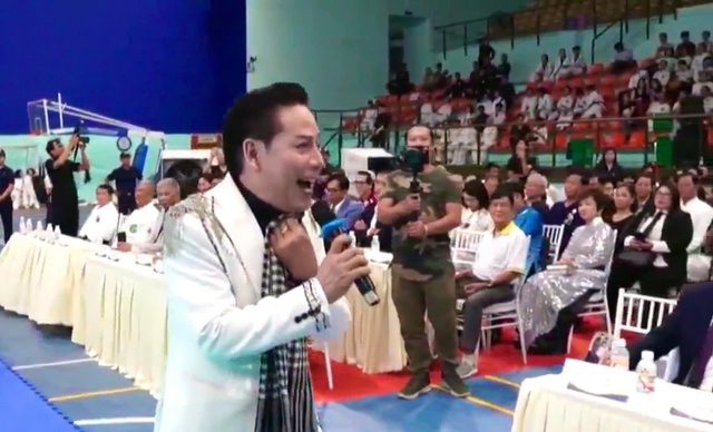 Ca sĩ Lâm Trí Tú: "Nghệ sĩ phải sống có trách nhiệm với cộng đồng" - Ảnh 2.