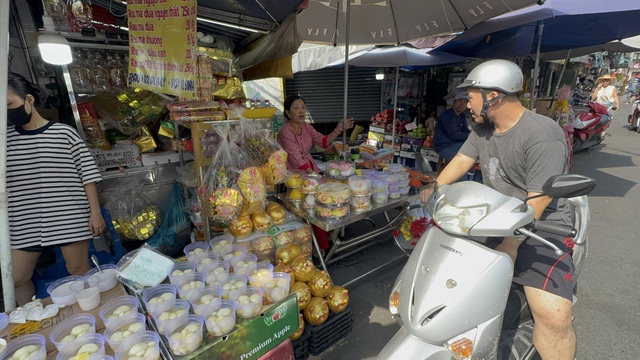 Mặt h&agrave;ng c&uacute;ng Thần T&agrave;i tăng gi&aacute; gấp đ&ocirc;i dịp v&iacute;a Thần T&agrave;i 2026 - Ảnh 2.