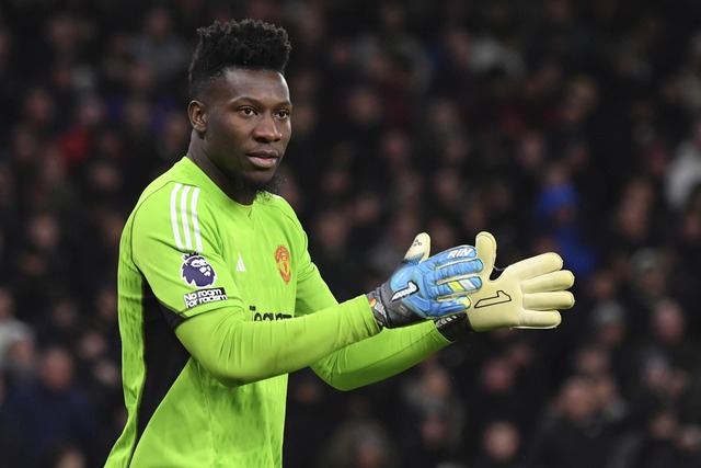 Man United chấp nhận lỗ nặng, “bán tháo” thủ môn Onana - Ảnh 1.