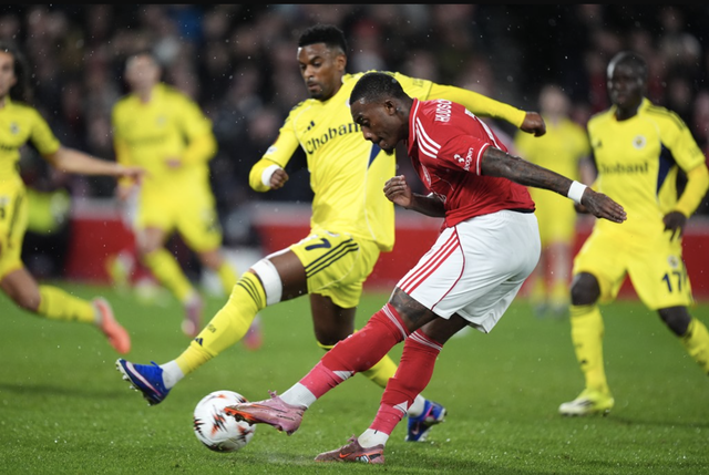 Nottingham Forest thua sân nhà vẫn vượt vòng play-off Europa League - Ảnh 4.
