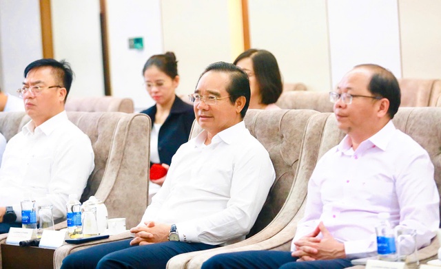 (NLĐO)- Những đ&oacute;ng g&oacute;p ấn tượng của THACO trong những năm qua kh&ocirc;ng những cho THACO, m&agrave; c&ograve;n cho TPHCM v&agrave; đất nước. - Ảnh 2.