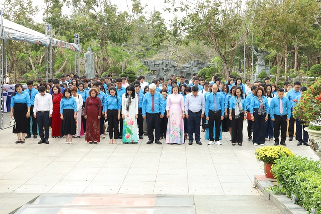 - Ảnh 2. - Ảnh 2.