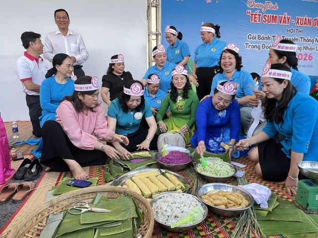 LĐLĐ TP Cần Thơ tặng 20.000 suất quà Tết đến đoàn viên, người lao động - Ảnh 9.