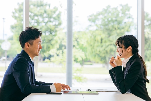 Cung hoàng đạo nào đang cầm tấm vé may mắn trên tay? - Ảnh 1.