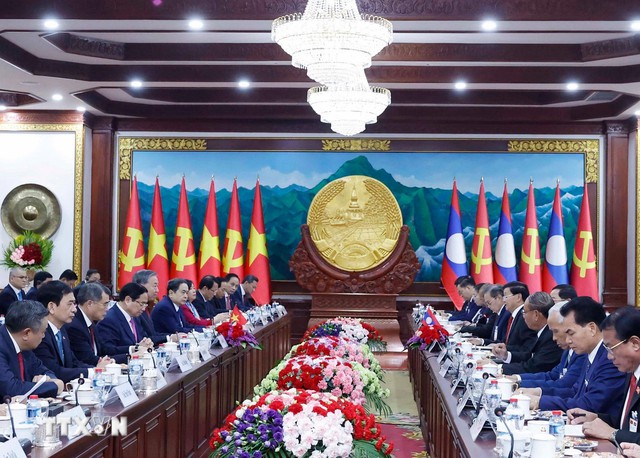 Tổng B&iacute; thư T&ocirc; L&acirc;m hội đ&agrave;m với Tổng B&iacute; thư, Chủ tịch nước L&agrave;o Thongloun Sisoulith - Ảnh 1.
