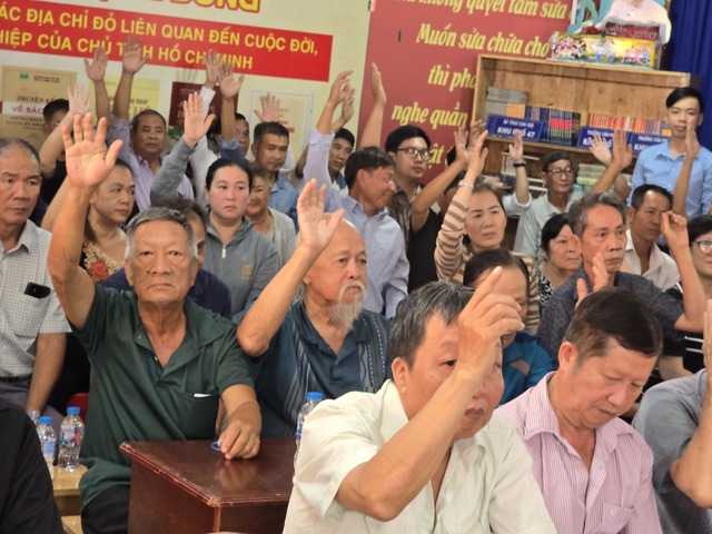 Lấy ý kiến cử tri với Phó bí thư Thành ủy TPHCM Văn Thị Bạch Tuyết - Ảnh 2.