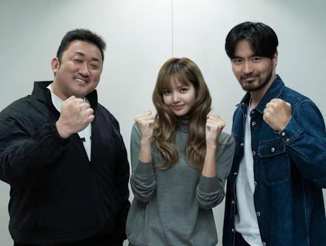 Lisa (Blackpink) tấn công làng phim, sự nghiệp "thuận buồm xuôi gió" - Ảnh 2.