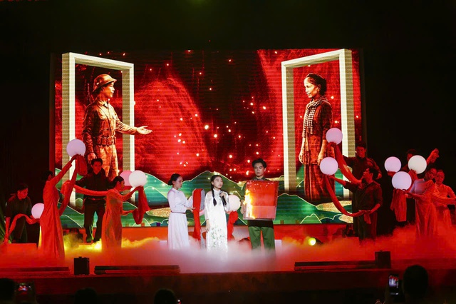 Trần Ngọc Bảo Anh xuất sắc đạt Quán quân "Tìm kiếm tài năng MC nhí mùa 8" - Ảnh 2.