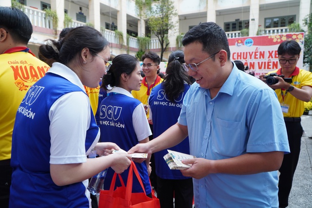 Đong đầy cảm xúc “Chuyến xe đoàn viên” năm 2026 - Ảnh 21.