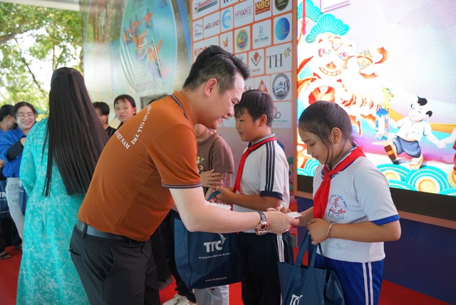 Tổ chức "Trao xuân yêu thương năm 2026" cho trẻ em nghèo nhân Tết Bính Ngọ - Ảnh 3.