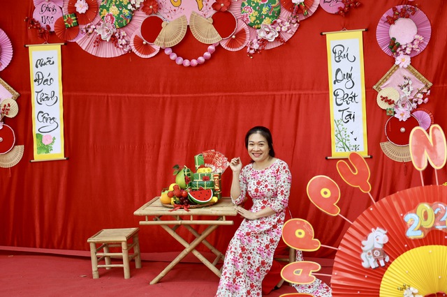 Khai mạc Đường hoa Mai v&agrave;ng B&igrave;nh Lợi: T&ocirc;n vinh l&agrave;ng nghề giữa l&ograve;ng đ&ocirc; thị - Ảnh 11.