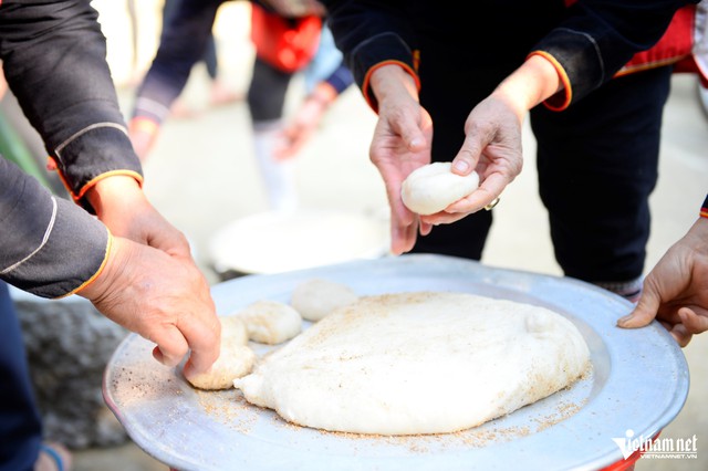 Độc đáo mâm cỗ 'Tết năm cùng' của người Dao ở Thanh Hóa - Ảnh 5.