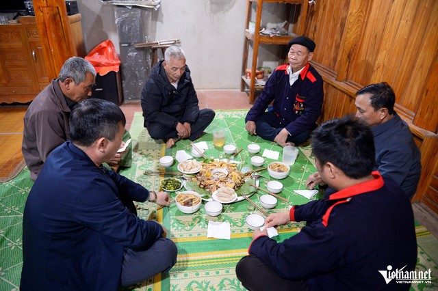 Độc đáo mâm cỗ 'Tết năm cùng' của người Dao ở Thanh Hóa - Ảnh 8.