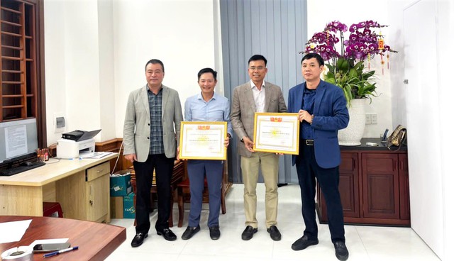 Thi đua 19 ngày đêm, dự án mở rộng cao tốc La Sơn – Hòa Liên vượt kế hoạch giải ngân - Ảnh 2. Thi đua 19 ngày đêm, dự án mở rộng cao tốc La Sơn – Hòa Liên vượt kế hoạch giải ngân - Ảnh 2.