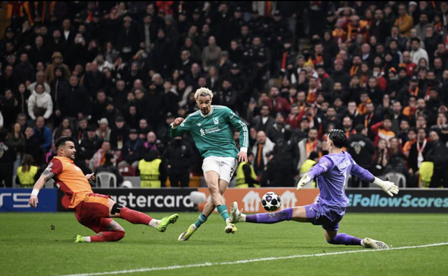 Liverpool lại thua sốc ở Thổ Nhĩ Kỳ, Galatasaray bay bổng với "Super Mario" - Ảnh 2.