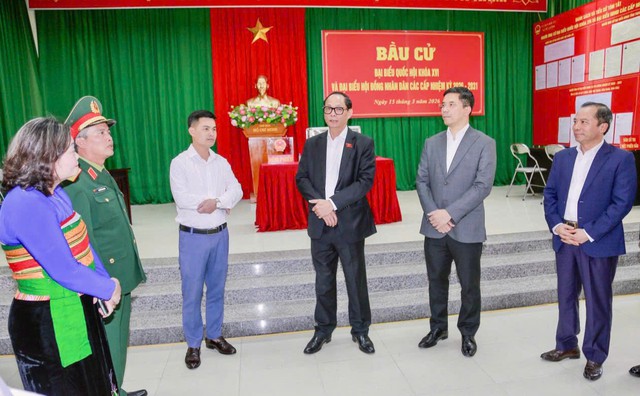Phó Chủ tịch Quốc hội Trần Quang Phương kiểm tra công tác bầu cử tại Thanh Hóa - Ảnh 1.