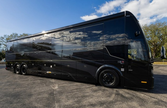 Nhà di động đẹp nhất thế giới: Như cung điện di động, giá hơn 56 tỉ, đã có người mua - Ảnh 1.