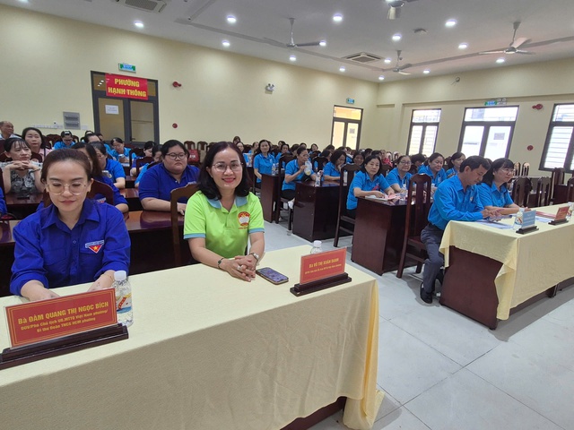 Trang bị kiến thức xây dựng gia đình hạnh phúc cho lao động nữ - Ảnh 1.