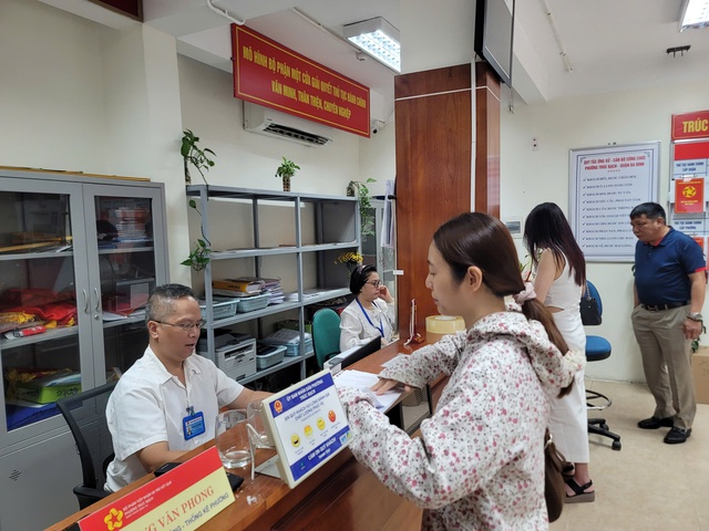 Kỳ vọng vào tăng lương cơ sở - Ảnh 1. Kỳ vọng vào tăng lương cơ sở - Ảnh 1.