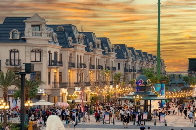 Mô hình trung tâm thương mại mở tại các khu đô thị lên ngôi đón “sóng” tiêu dùng đa trải nghiệm - Ảnh 2.