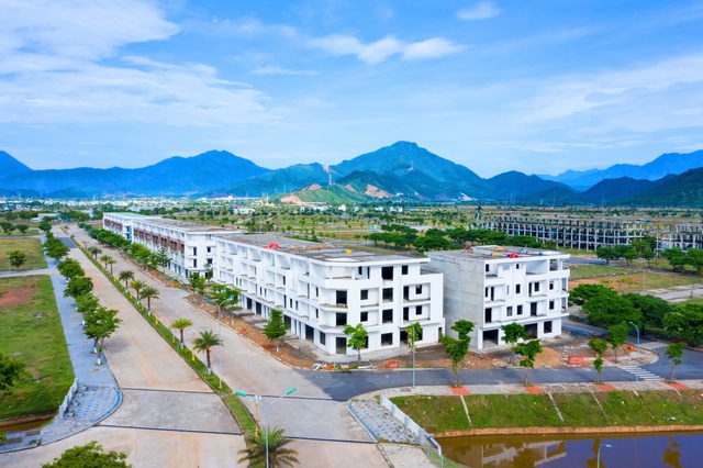  "Rồng bay" nhờ cú hích kép từ Trung tâm Tài chính quốc tế và Khu thương mại tự do - Ảnh 4.