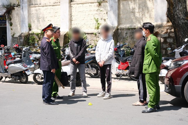 Khởi tố vụ học sinh đuổi chém nhau gây náo loạn ở Đà Lạt - Ảnh 2.