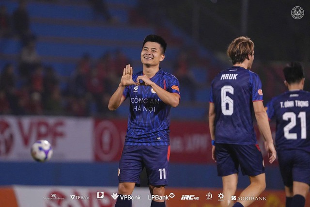 Vòng 16 V-League 2025-2026: Công an Hà Nội khẳng định vị thế "anh cả" - Ảnh 2.
