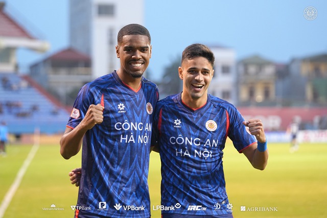 Vòng 16 V-League 2025-2026: Công an Hà Nội khẳng định vị thế "anh cả" - Ảnh 1.
