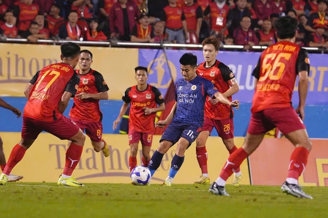 Vòng 16 V-League 2025-2026: Công an Hà Nội khẳng định vị thế "anh cả" - Ảnh 3.