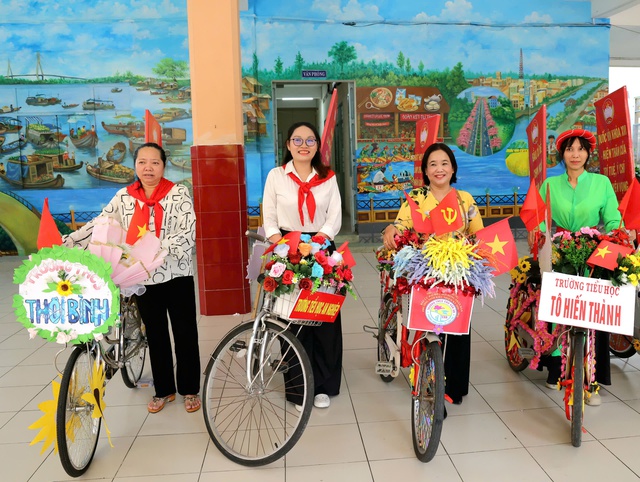TP Cần Thơ rực rỡ sắc màu trước ngày bầu cử - Ảnh 14.