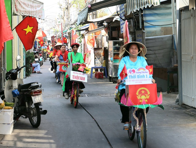 TP Cần Thơ rực rỡ sắc màu trước ngày bầu cử - Ảnh 15.