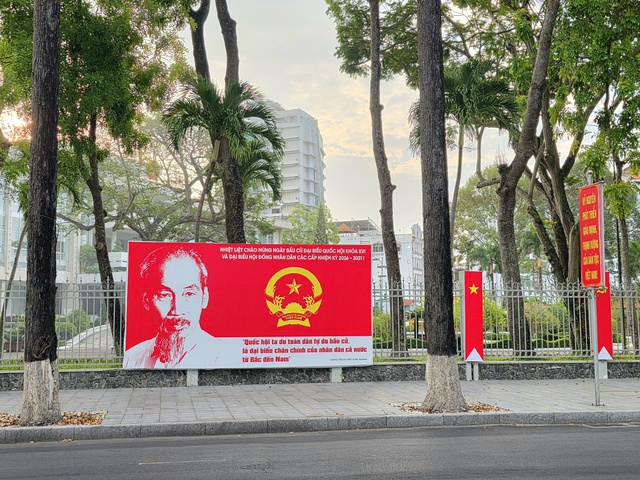 TP Cần Thơ rực rỡ sắc màu trước ngày bầu cử - Ảnh 1.