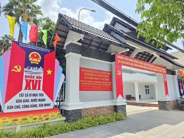TP Cần Thơ rực rỡ sắc màu trước ngày bầu cử - Ảnh 5.