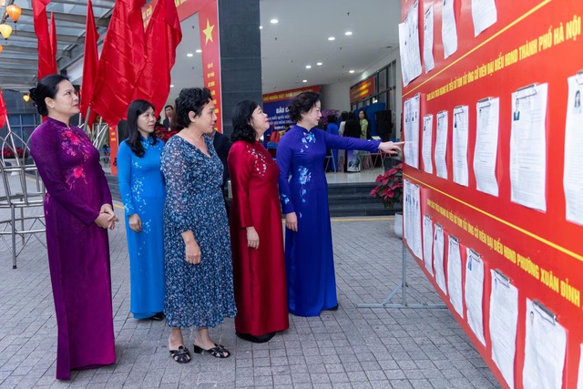 Tổng Bí thư Tô Lâm bỏ phiếu tại phường Ba Đình - Ảnh 2.
