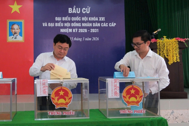 CLIP: Rộn ràng ngày bầu cử tại Cần Thơ, Vĩnh Long, An Giang, Tây Ninh - Ảnh 32.