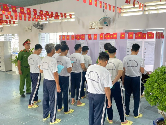 Những cử tri đặc biệt tại TPHCM - Ảnh 6.