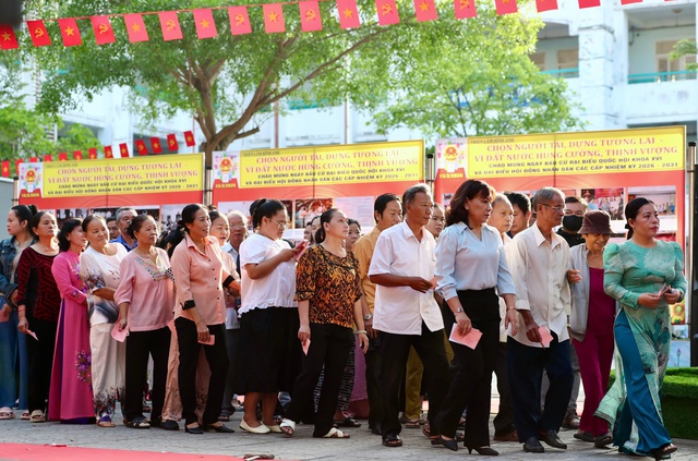 Ngày hội lớn của đất nước: Cử tri nô nức bầu đại biểu Quốc hội Năm 2026 - Ảnh 2.