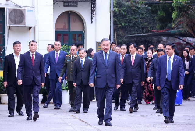 Ngày hội lớn của đất nước: Cử tri nô nức bầu đại biểu Quốc hội Năm 2026 - Ảnh 1.