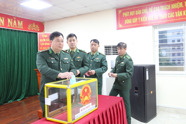Gần 79 triệu cử tri cả nước đi bầu cử - Ảnh 2.