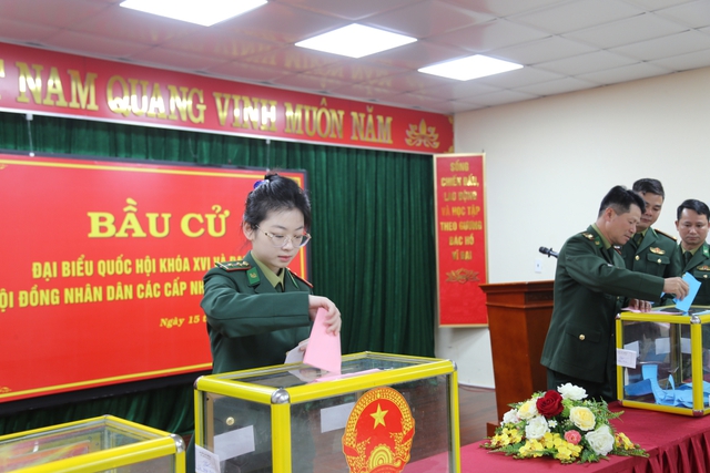 Gần 79 triệu cử tri cả nước đi bầu cử - Ảnh 3.
