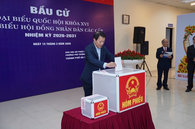 Gần 79 triệu cử tri cả nước đi bầu cử - Ảnh 2.